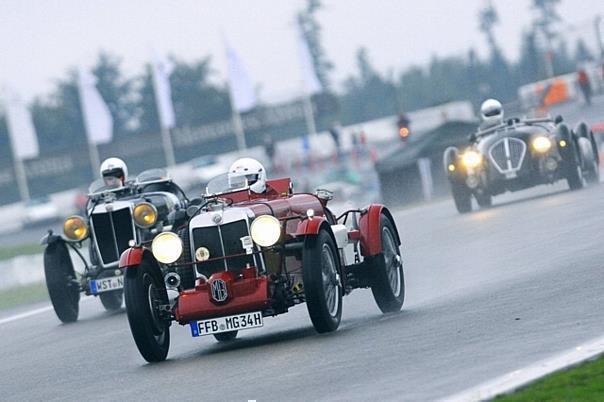 Vom 10. bis 12. August sind die Oldies wieder auf der Strecke: mit dabei auch Vorkriegswagen. Foto: AvD/Auto-Reporter.NET